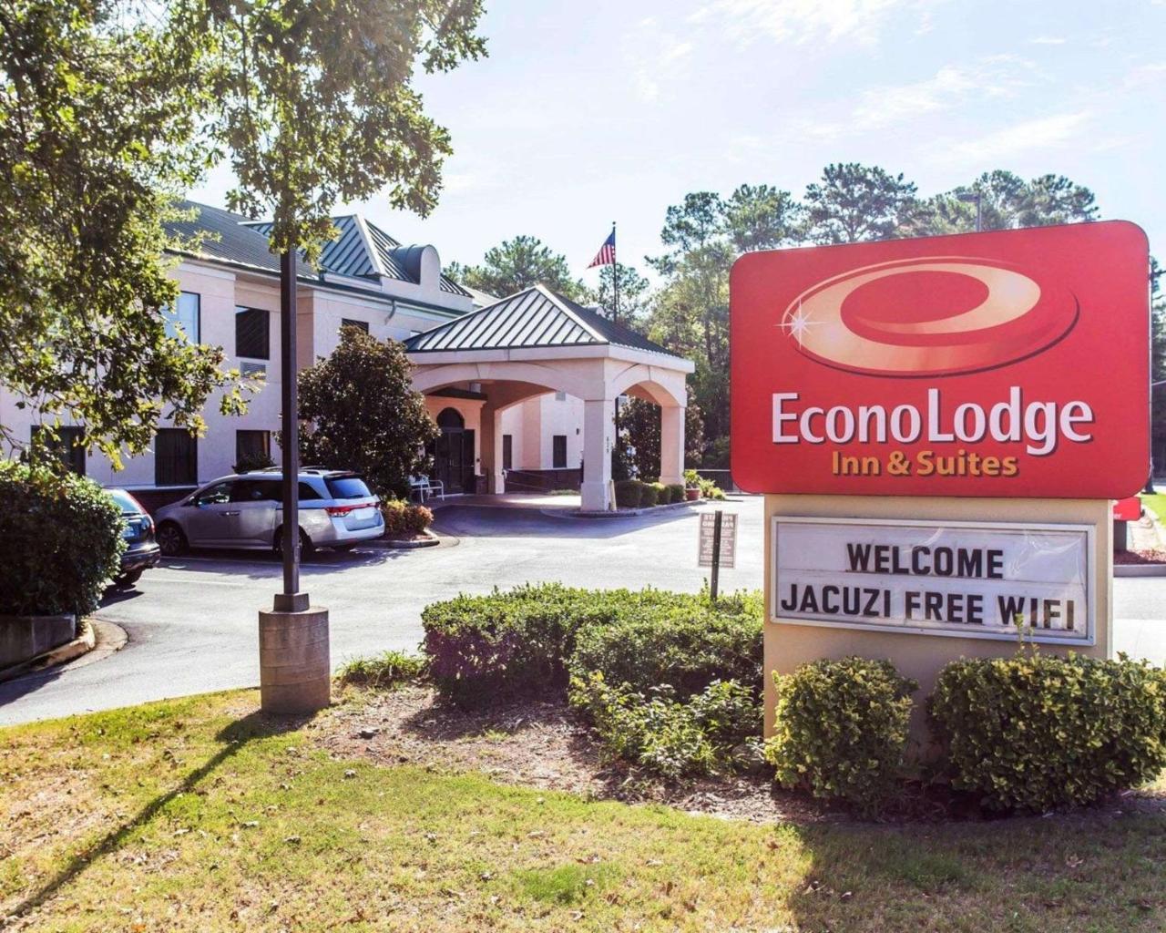 Econo Lodge Inn & Suites Marietta Exterior photo